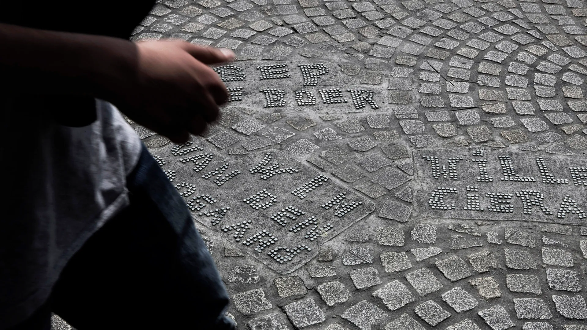 Place a Stone - De Dam documentation